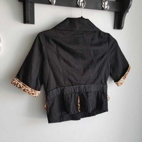 🧥URBAN LIFE BLACK AND ANIMAL PRINT BLAZER - Picture 2 of 4